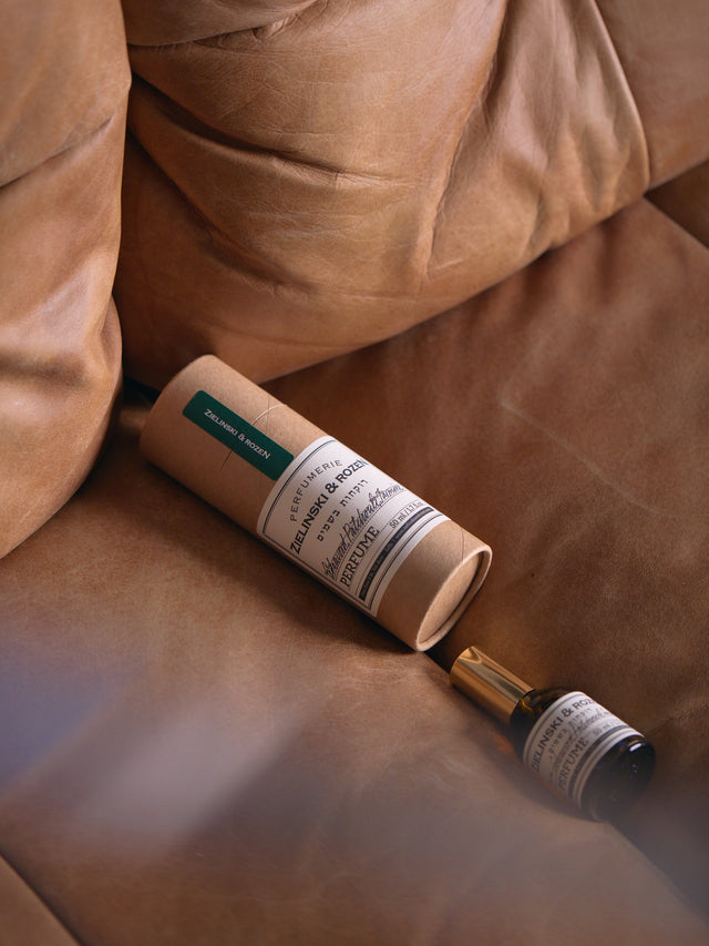 Perfume Cedarwood, Patchouli, Jasmine