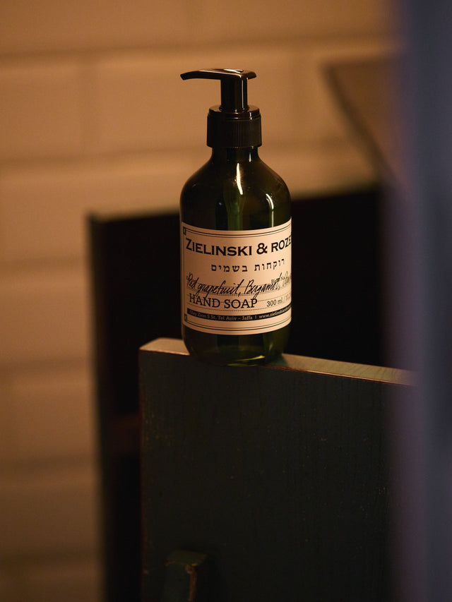 Liquid soap Red Grapefruit, Bergamot, Amber (300 ml)