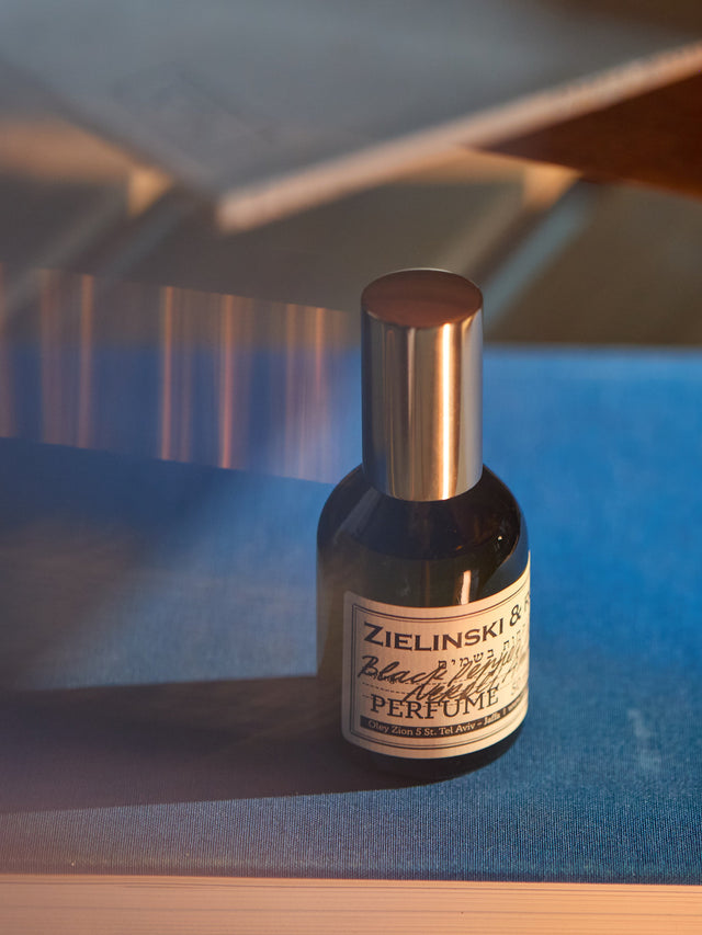 Perfume Black Pepper, Vetiver, Neroli, Amber
