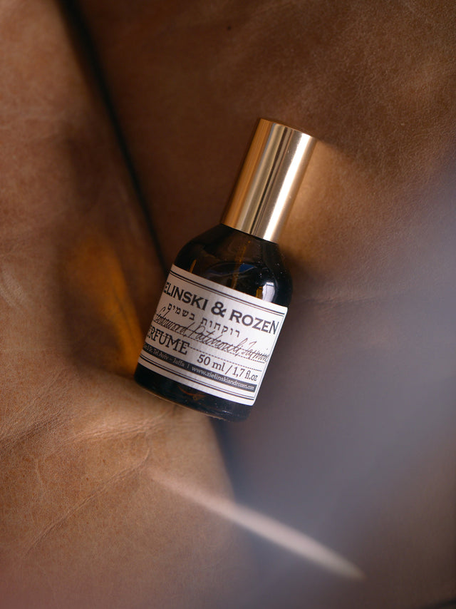 Perfume Cedarwood, Patchouli, Jasmine
