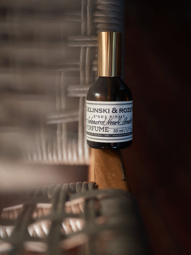 Perfume Cedarwood, Neroli, Amber