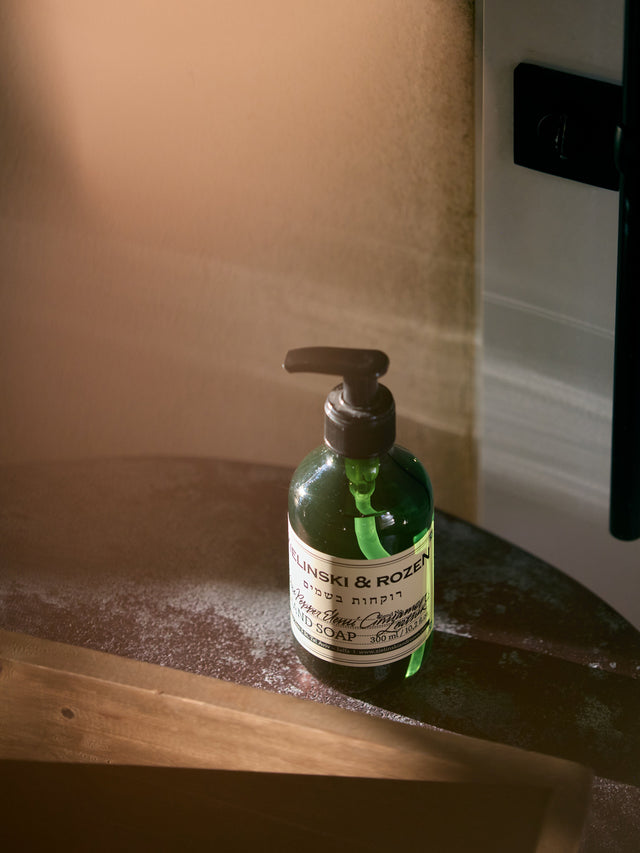 Liquid soap Pink Pepper, Elemi, Cinnamon, Leather (300 ml)