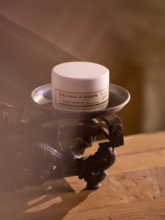 Body scrub MOSS / Amber, Patchouli (200 ml)